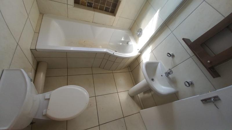2 Bedroom Property for Sale in Andeon Gauteng