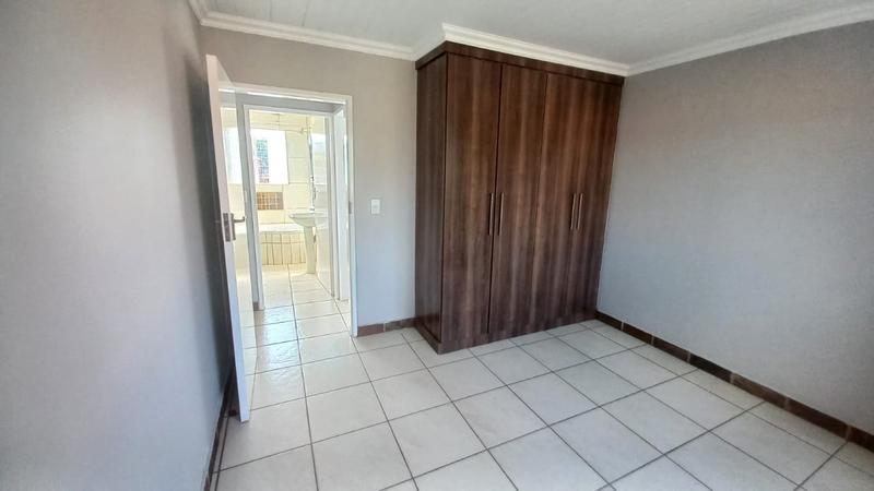 2 Bedroom Property for Sale in Andeon Gauteng
