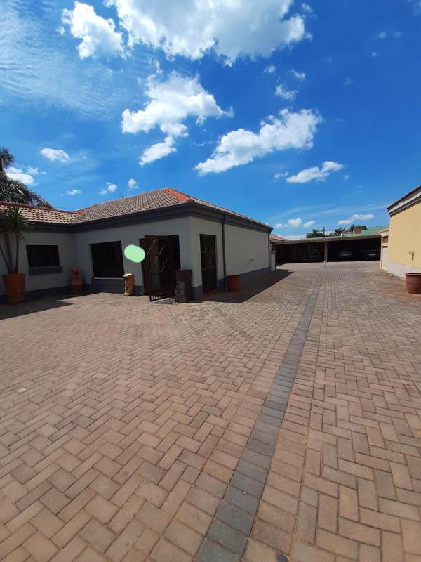 4 Bedroom Property for Sale in Annlin Gauteng