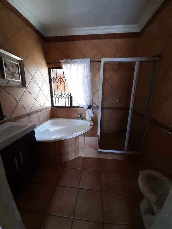 4 Bedroom Property for Sale in Annlin Gauteng