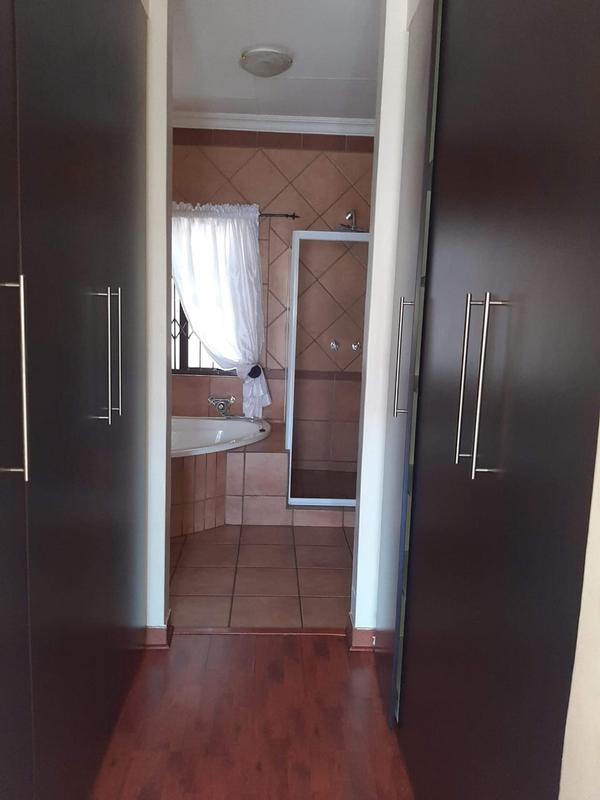 4 Bedroom Property for Sale in Annlin Gauteng