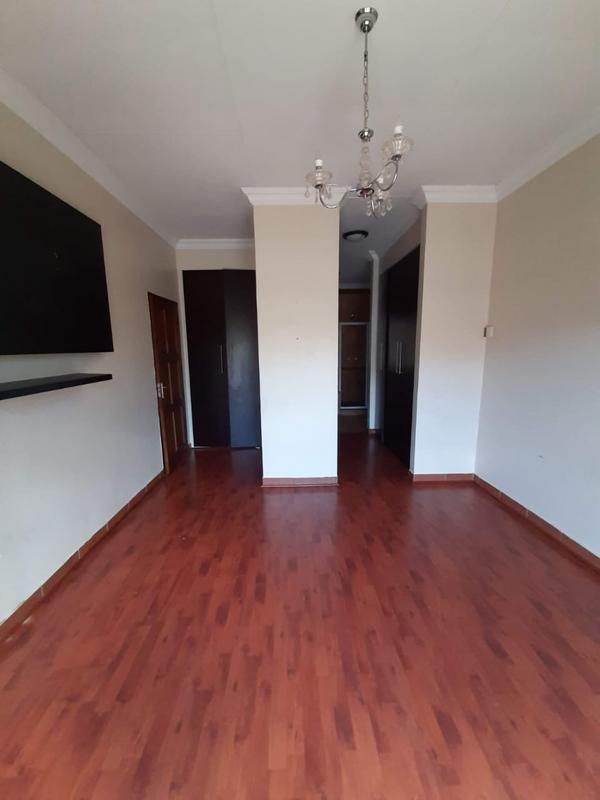 4 Bedroom Property for Sale in Annlin Gauteng