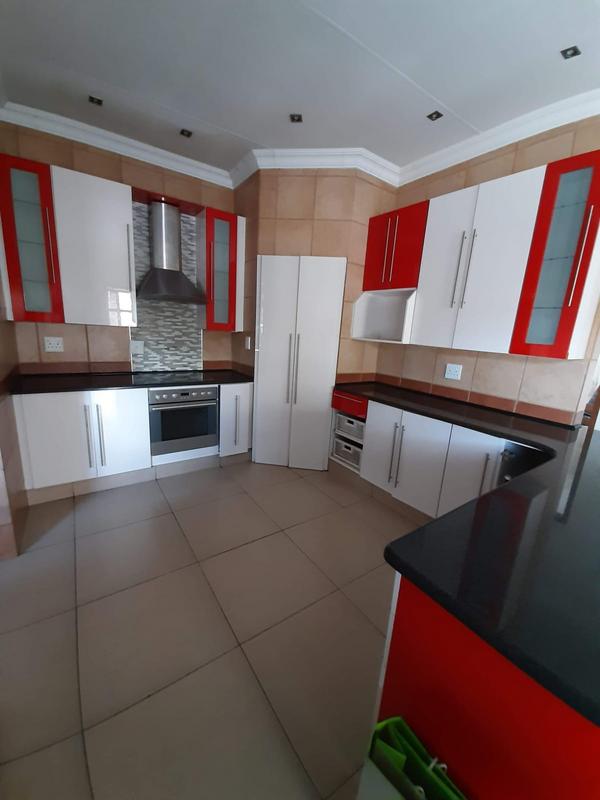 4 Bedroom Property for Sale in Annlin Gauteng