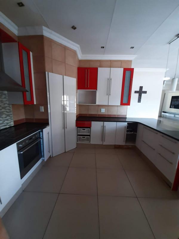 4 Bedroom Property for Sale in Annlin Gauteng