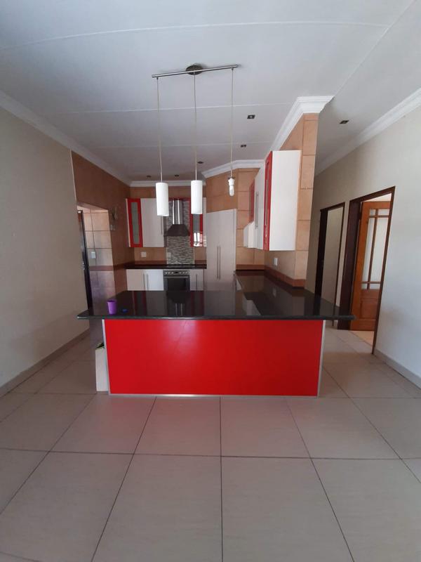 4 Bedroom Property for Sale in Annlin Gauteng