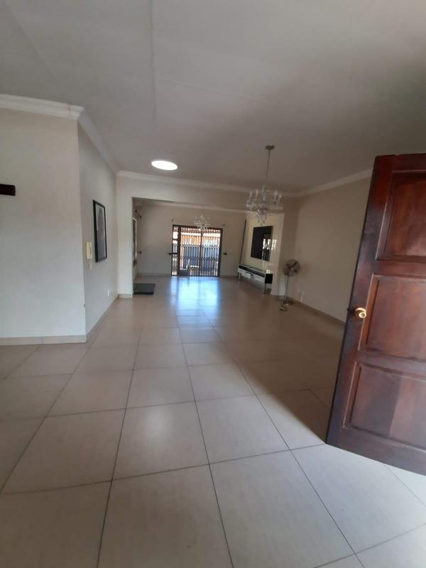 4 Bedroom Property for Sale in Annlin Gauteng