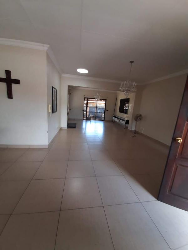 4 Bedroom Property for Sale in Annlin Gauteng