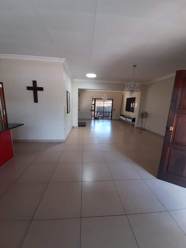 4 Bedroom Property for Sale in Annlin Gauteng