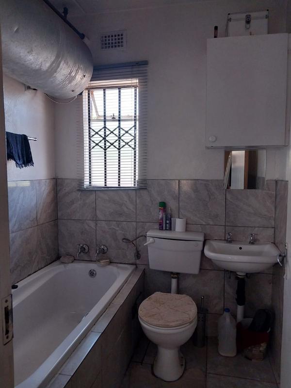 2 Bedroom Property for Sale in Roodepoort Gauteng