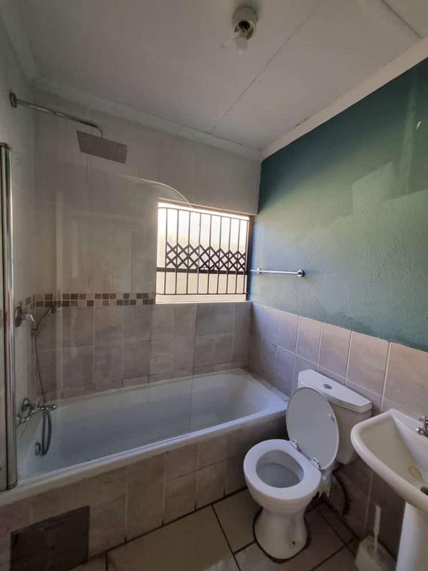 2 Bedroom Property for Sale in Heatherview Gauteng