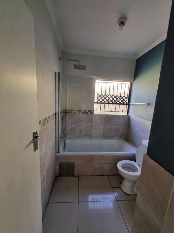 2 Bedroom Property for Sale in Heatherview Gauteng