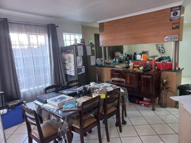 4 Bedroom Property for Sale in Petersfield Gauteng