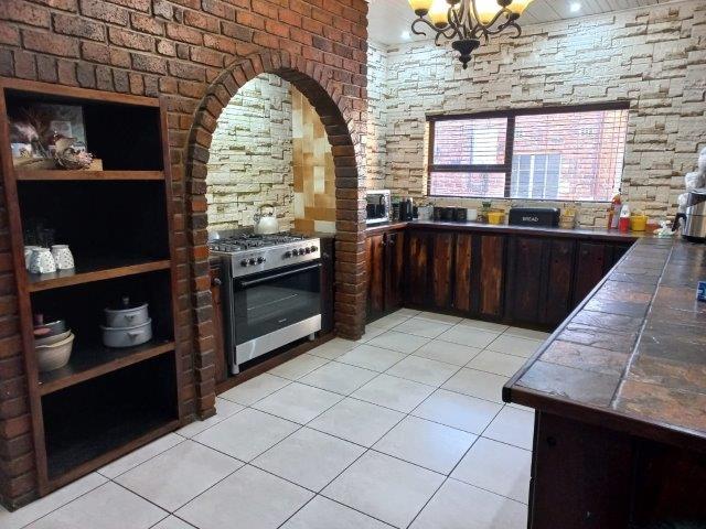 4 Bedroom Property for Sale in Petersfield Gauteng