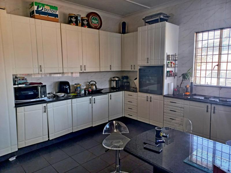 4 Bedroom Property for Sale in Lakefield Gauteng