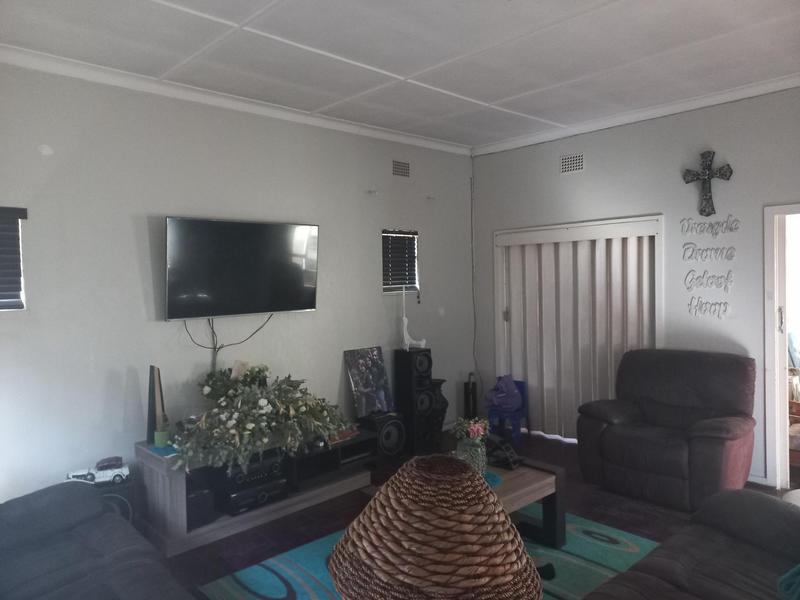 4 Bedroom Property for Sale in Lakefield Gauteng