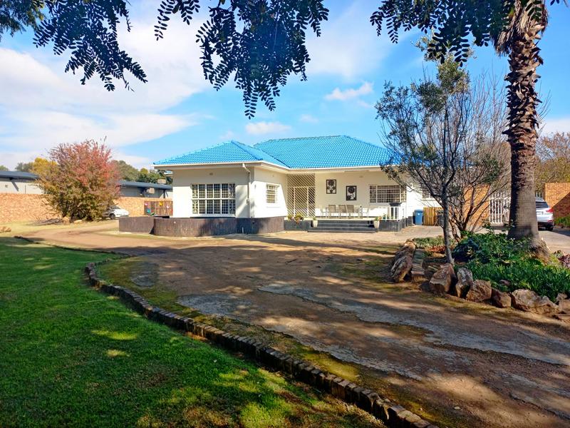 4 Bedroom Property for Sale in Lakefield Gauteng