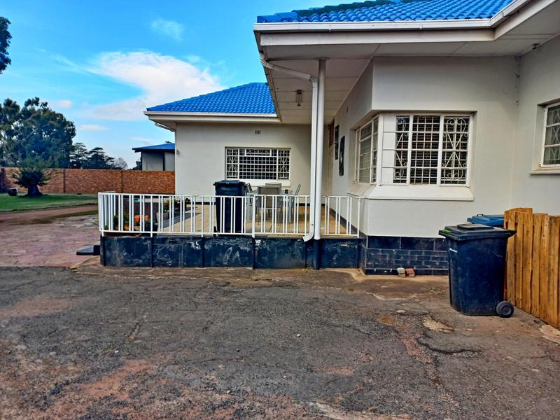 4 Bedroom Property for Sale in Lakefield Gauteng