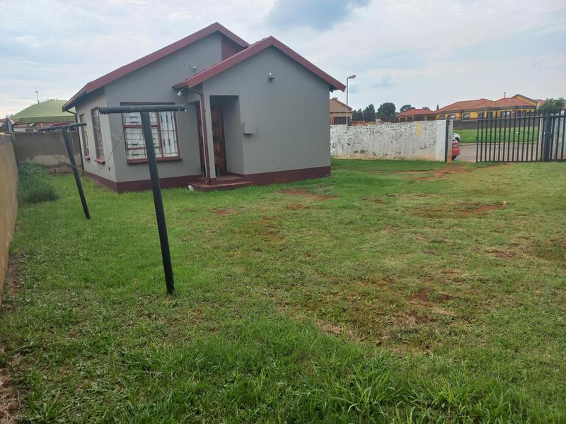 2 Bedroom Property for Sale in Dawn Park Gauteng