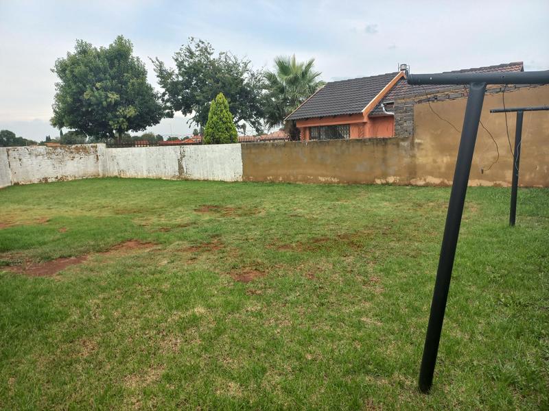 2 Bedroom Property for Sale in Dawn Park Gauteng