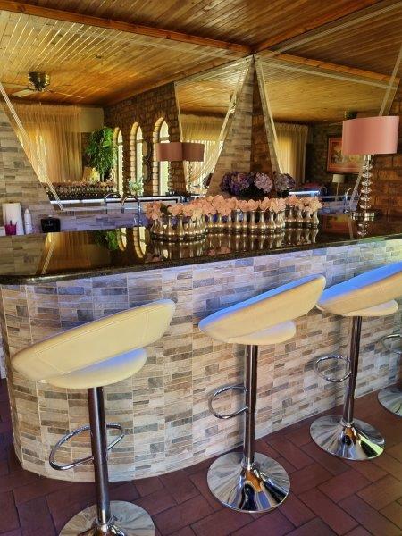 4 Bedroom Property for Sale in Petersfield Gauteng