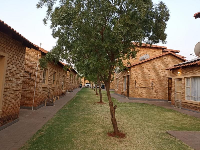 3 Bedroom Property for Sale in Dawn Park Gauteng