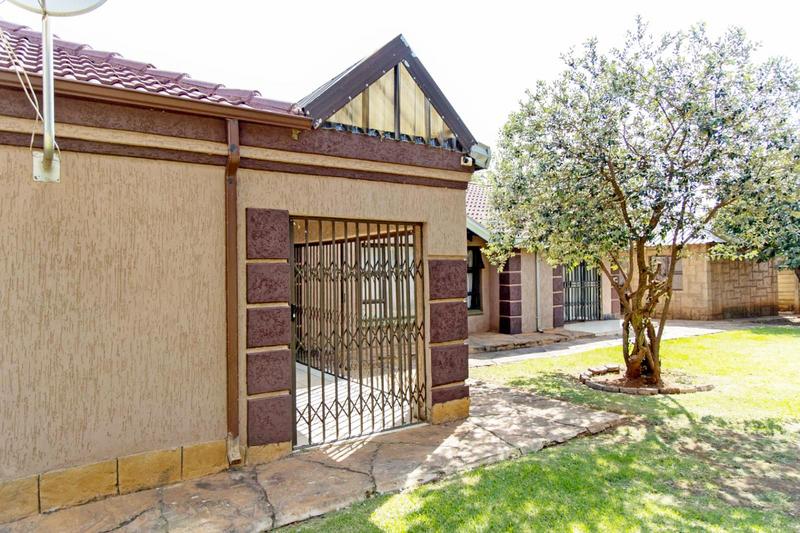 3 Bedroom Property for Sale in Dawn Park Gauteng