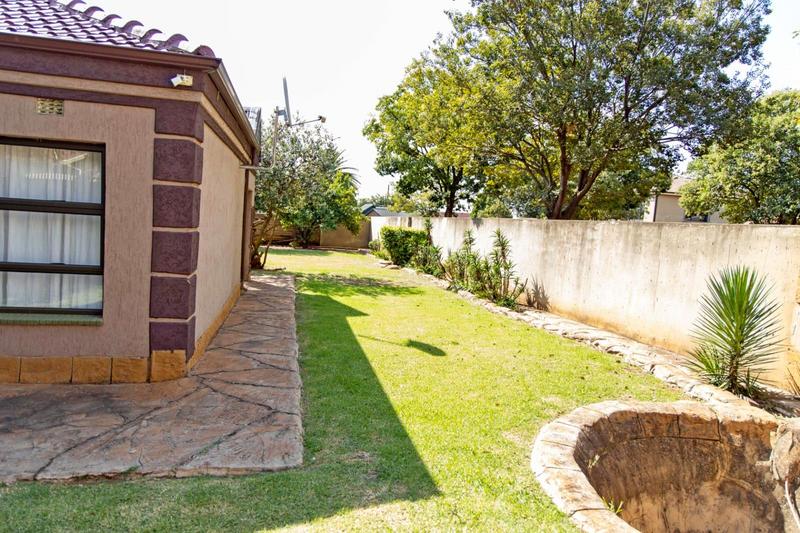 3 Bedroom Property for Sale in Dawn Park Gauteng