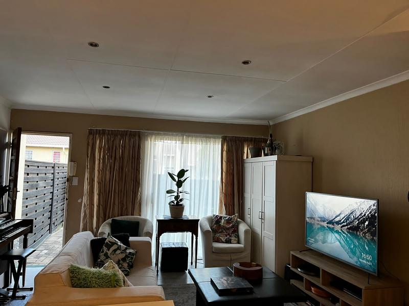 2 Bedroom Property for Sale in Birchleigh Gauteng