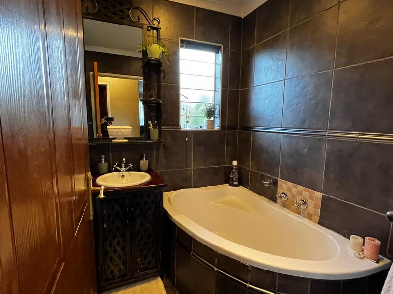 2 Bedroom Property for Sale in Birchleigh Gauteng