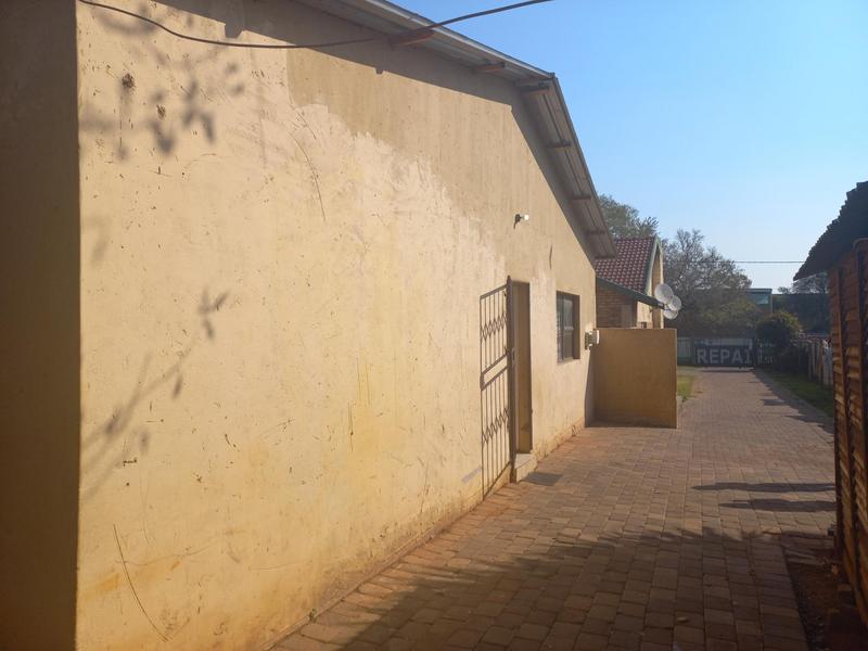 12 Bedroom Property for Sale in Rhodesfield Gauteng