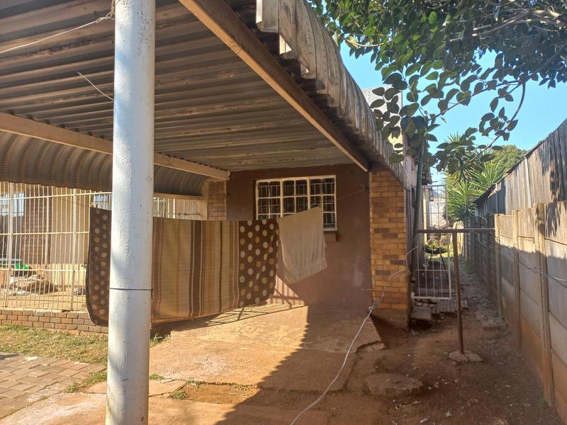 12 Bedroom Property for Sale in Rhodesfield Gauteng