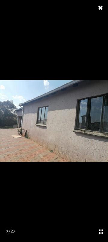 3 Bedroom Property for Sale in Clayville Gauteng