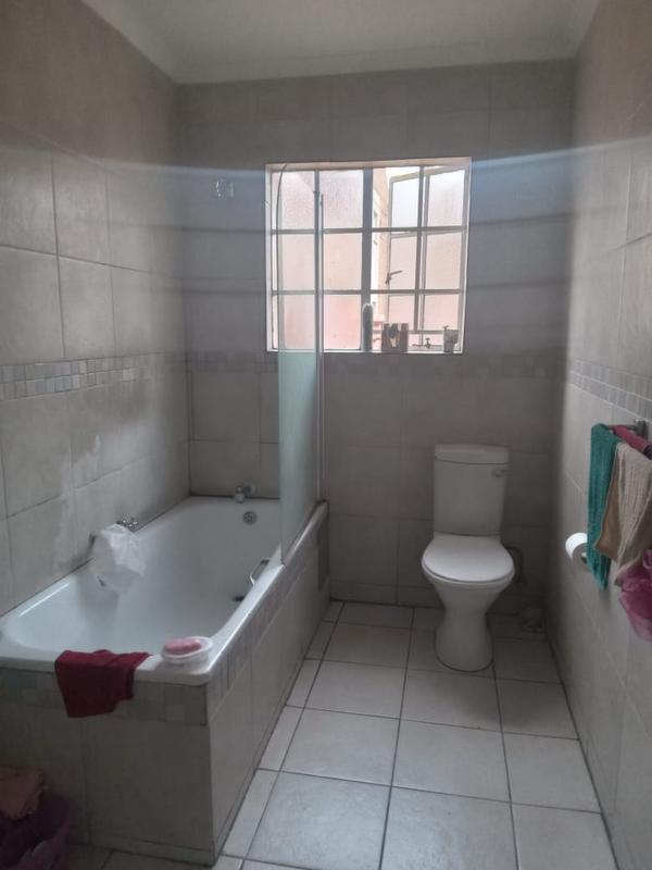 2 Bedroom Property for Sale in Zwartkop Gauteng