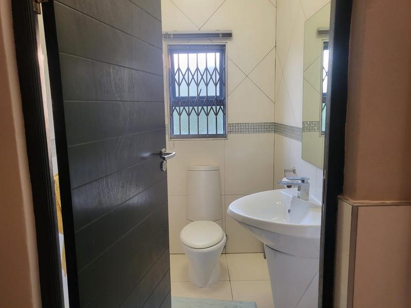 To Let 5 Bedroom Property for Rent in Erasmia Gauteng