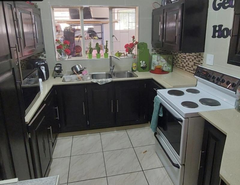 3 Bedroom Property for Sale in Eldoraigne Gauteng