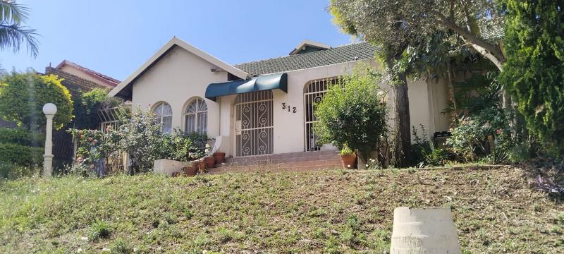 6 Bedroom Property for Sale in Laudium Gauteng