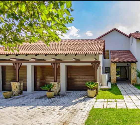 5 Bedroom Property for Sale in Copperleaf Estate Gauteng