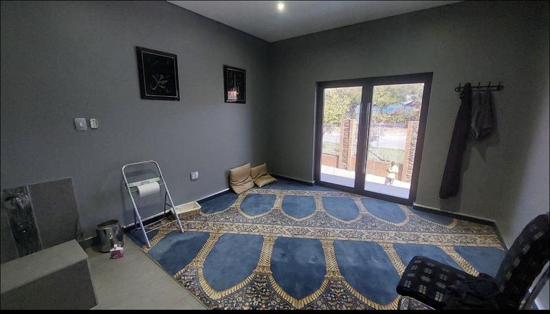 To Let commercial Property for Rent in Sunderland Ridge Gauteng