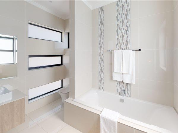 3 Bedroom Property for Sale in Lonehill Gauteng