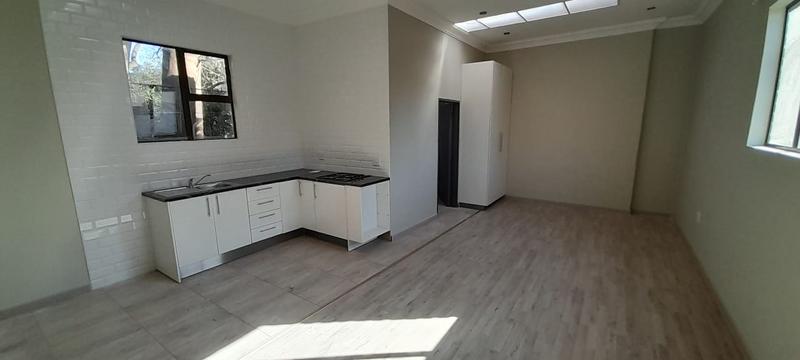 To Let 8 Bedroom Property for Rent in Melrose Gauteng