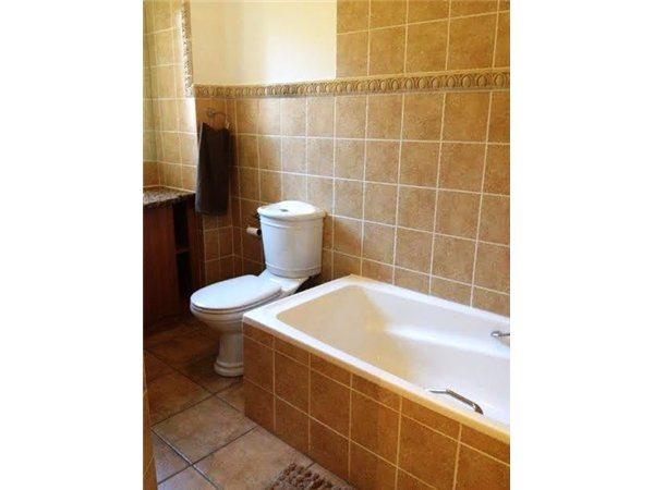 To Let 2 Bedroom Property for Rent in Melrose North Gauteng
