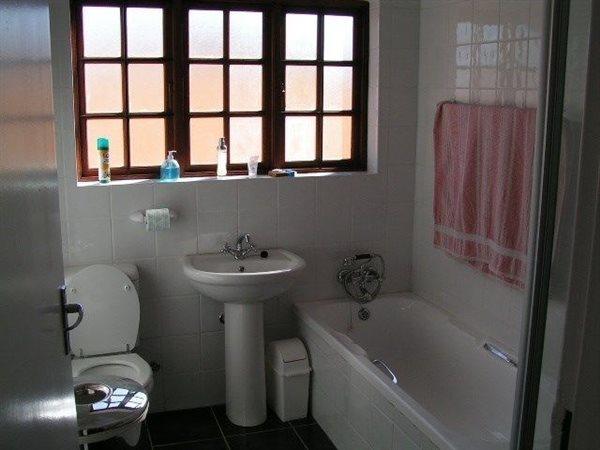 To Let 5 Bedroom Property for Rent in Parkhurst Gauteng