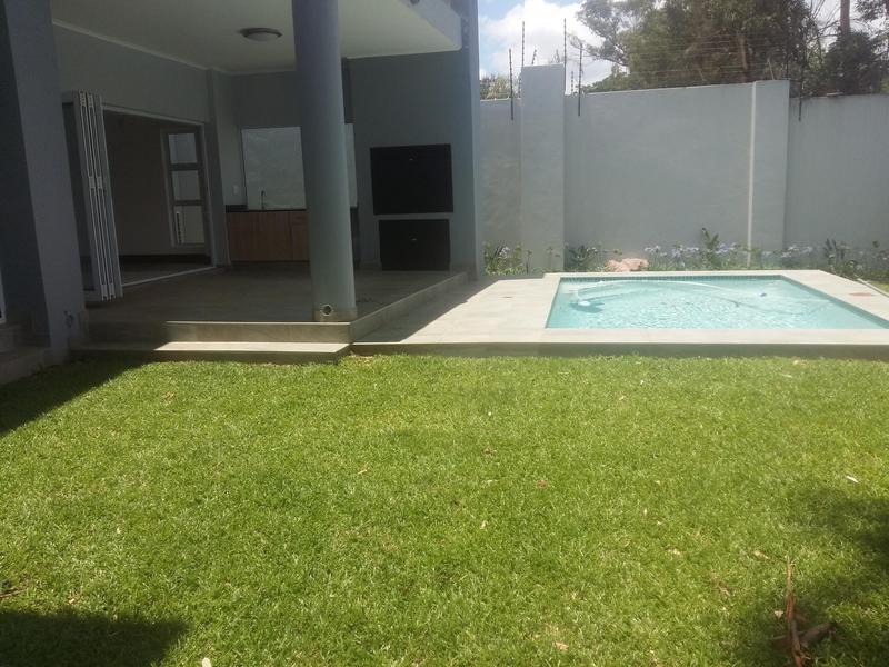 To Let 4 Bedroom Property for Rent in Bryanston East Gauteng