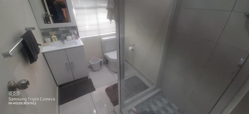 To Let 3 Bedroom Property for Rent in Sandhurst Gauteng