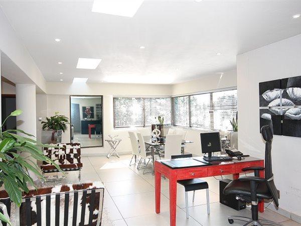 To Let 4 Bedroom Property for Rent in Sandown Gauteng