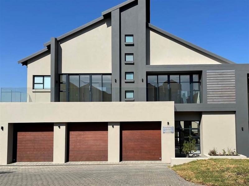 To Let 5 Bedroom Property for Rent in Waterfall Country Estate Gauteng