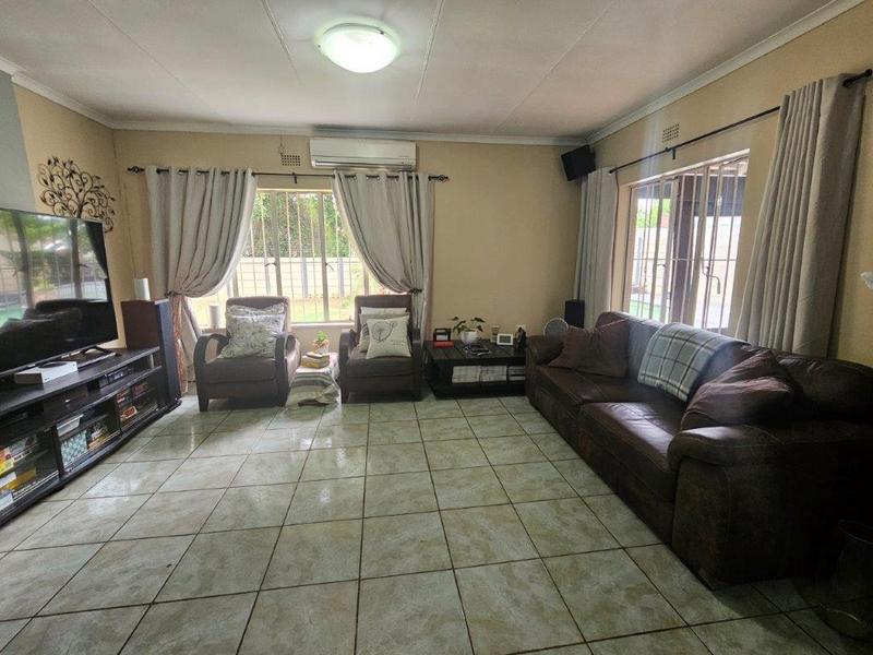 4 Bedroom Property for Sale in Highway Gardens Gauteng