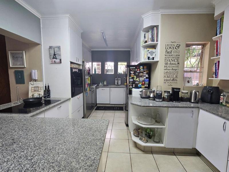 4 Bedroom Property for Sale in Highway Gardens Gauteng