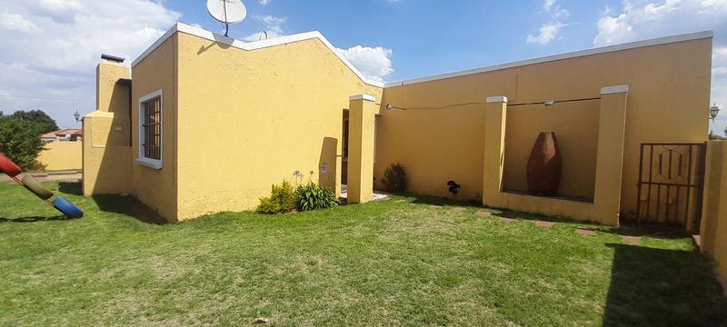 To Let 3 Bedroom Property for Rent in Eike Park Gauteng