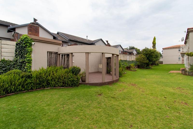 1 Bedroom Property for Sale in Roodekrans Gauteng